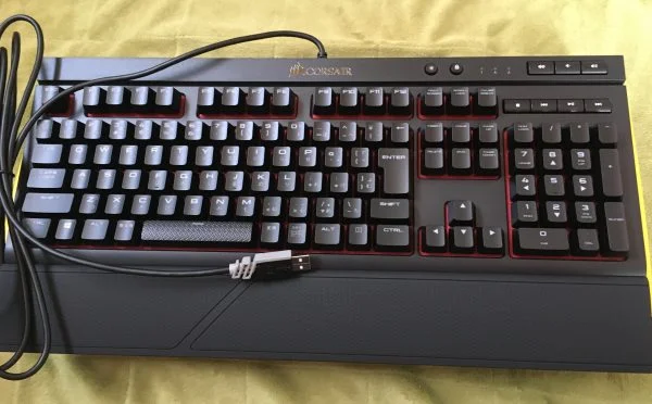 デバイスレビュー】Corsair K68 Cherry MX Red 日本語配列 メカニカル デバイスレビュー】Corsair K68 Cherry MX Red 日本語配列 メカニカル